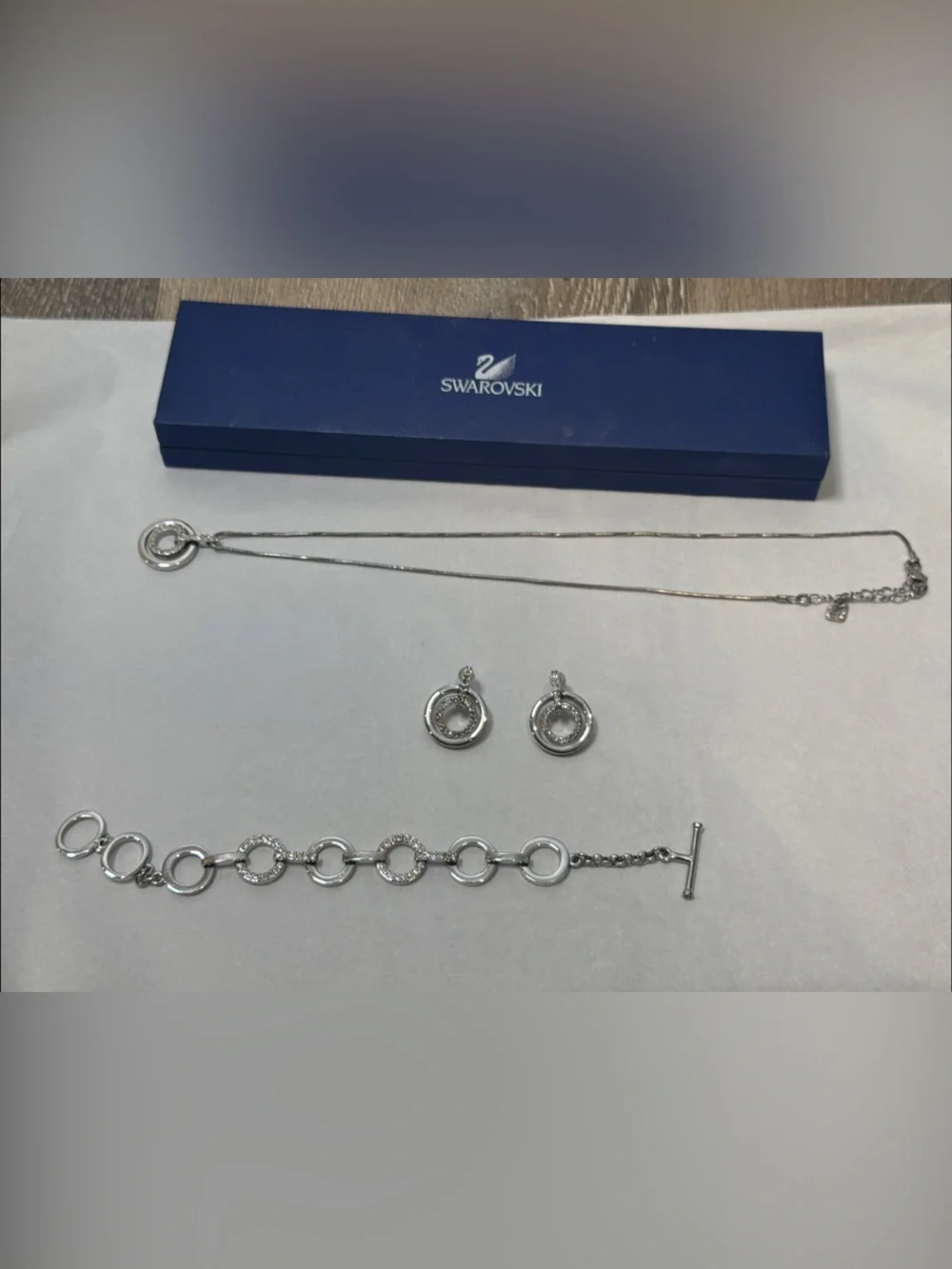 Swarovski Circle Link Jewelry Set - Silver Pendant, Bracelet & Earrings KG